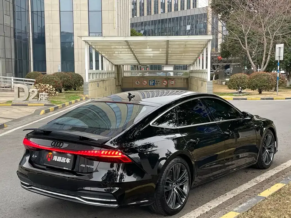 Audi A7 — фото 7