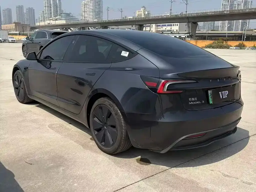 Tesla Model 3 — фото 6