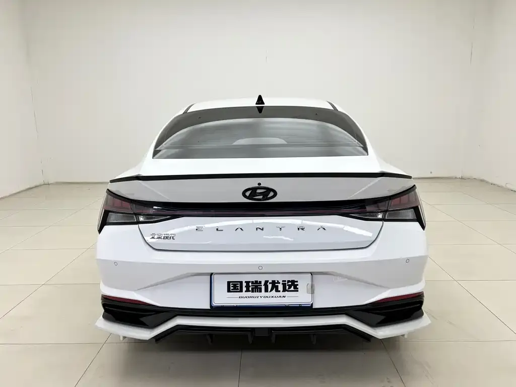 Hyundai Elantra — фото 5
