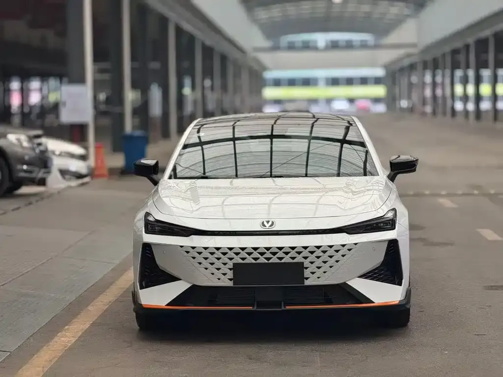 Changan UNI-V 2026 из CN, фото 4