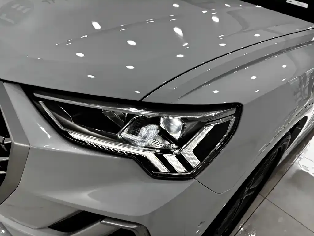 Audi Q3 — фото 3