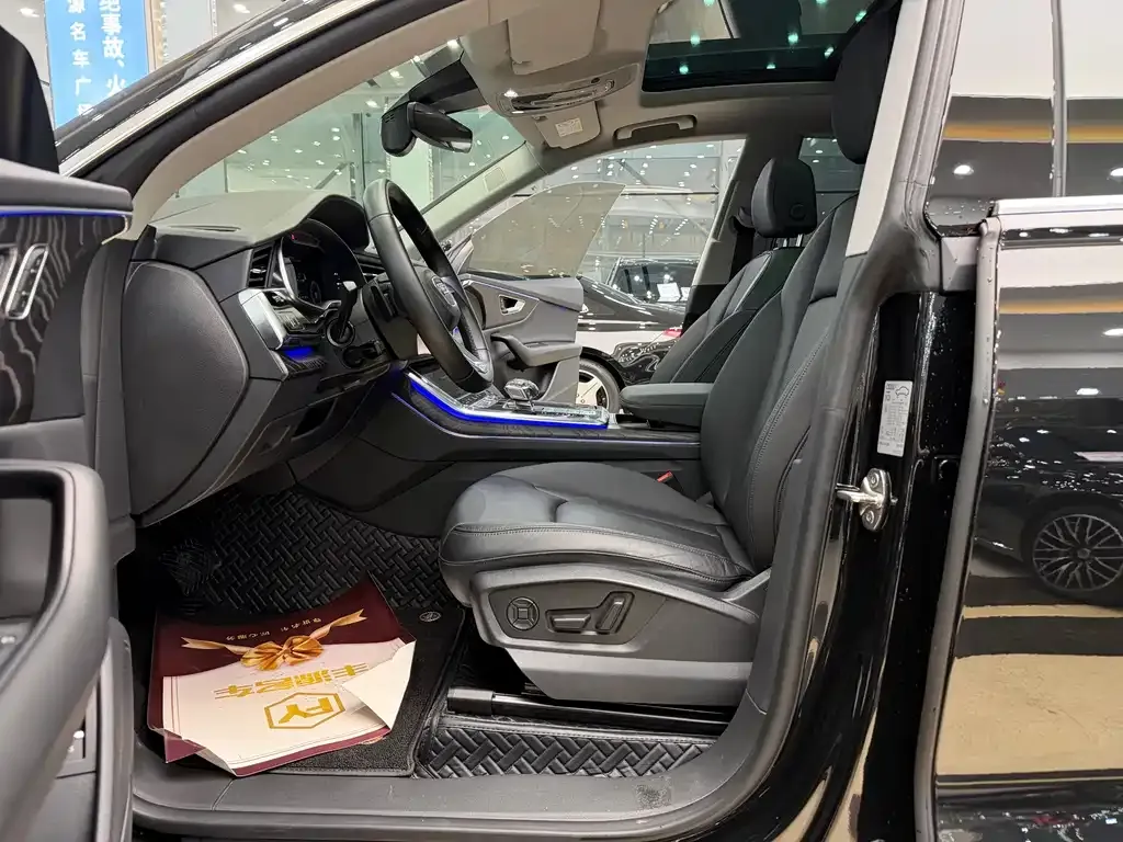 Audi Q8 2023 из CN, фото 5