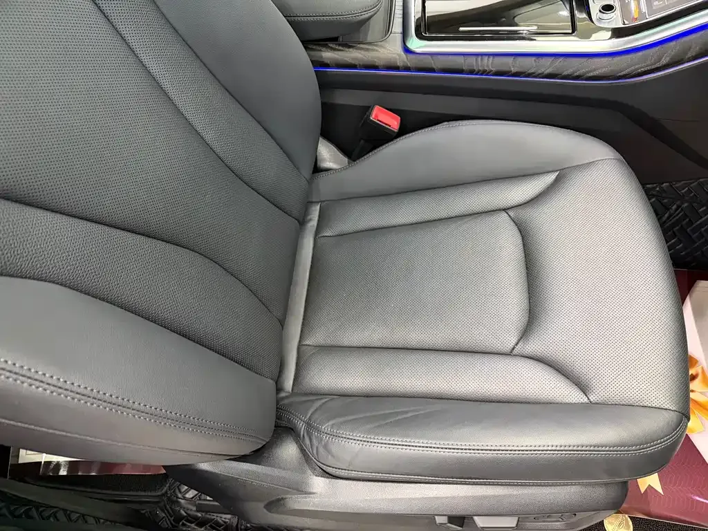 Audi Q8 2023 из CN, фото 10