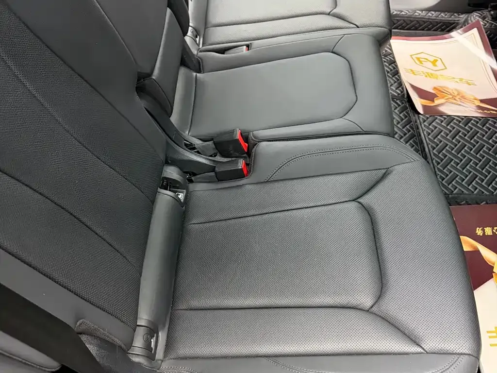 Audi Q8 2023 из CN, фото 8