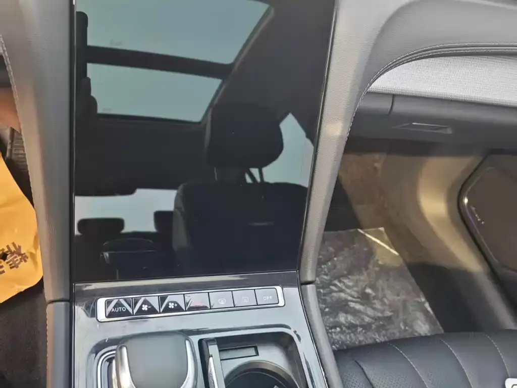 Hongqi H5 2023 из CN, фото 2