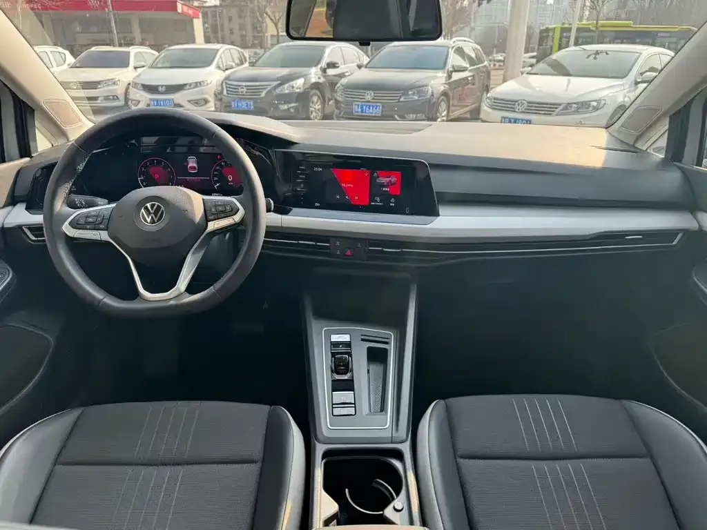 Volkswagen Golf 2022 из CN, фото 8