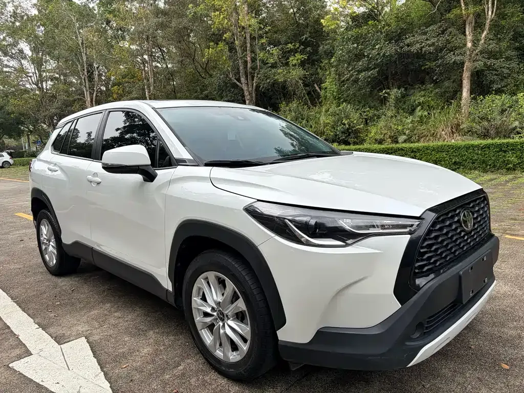 Toyota Corolla Cross 2023 из CN, фото 8
