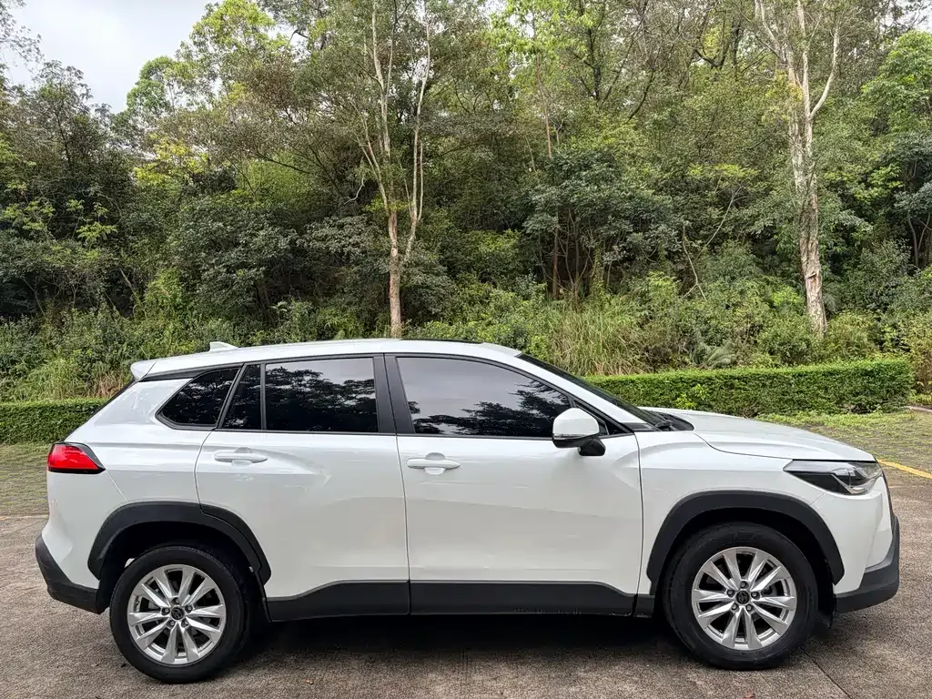 Toyota Corolla Cross 2023 из CN, фото 10