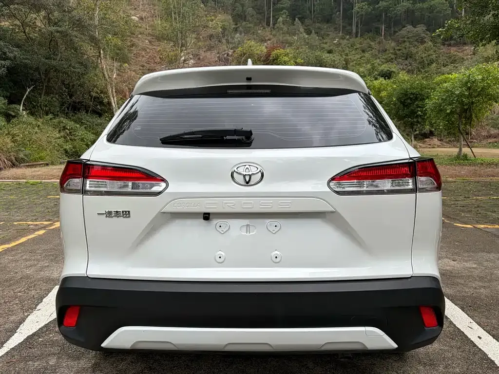 Toyota Corolla Cross 2023 из CN, фото 3