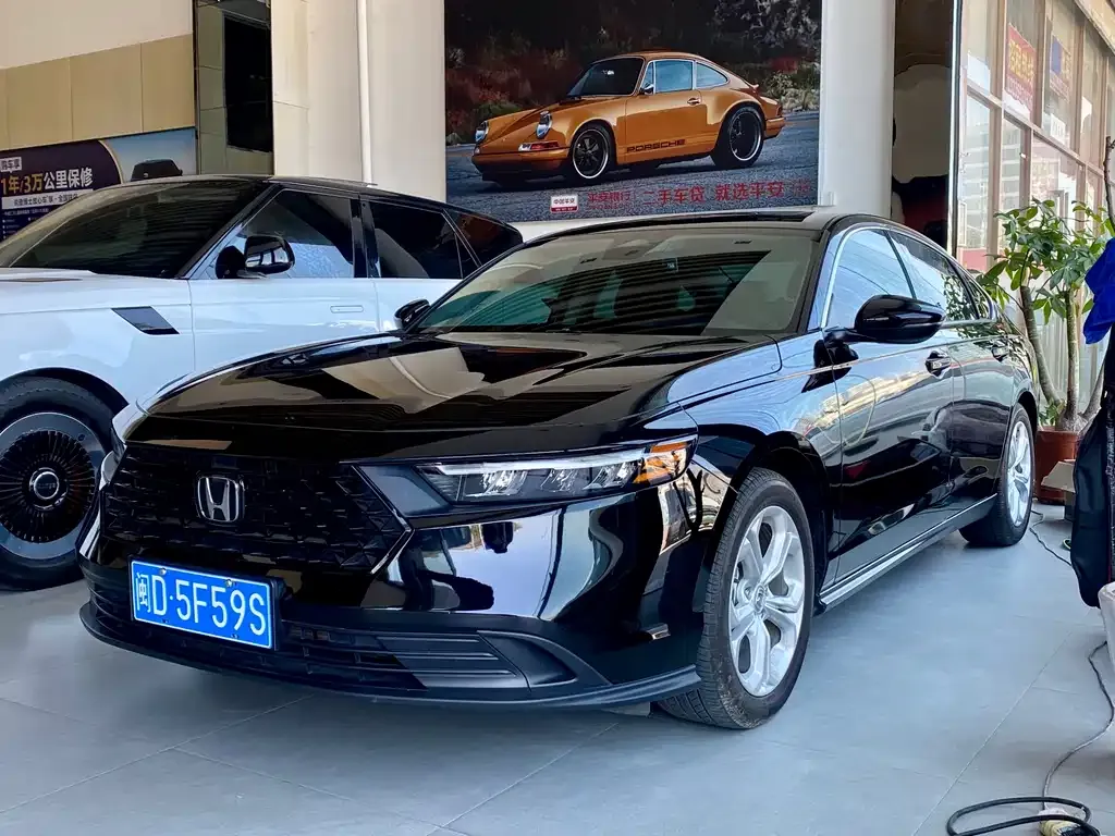 Honda Accord — фото 1