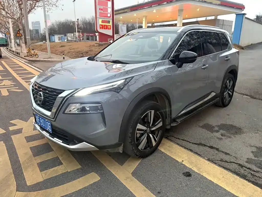 Nissan X-Trail — фото 1