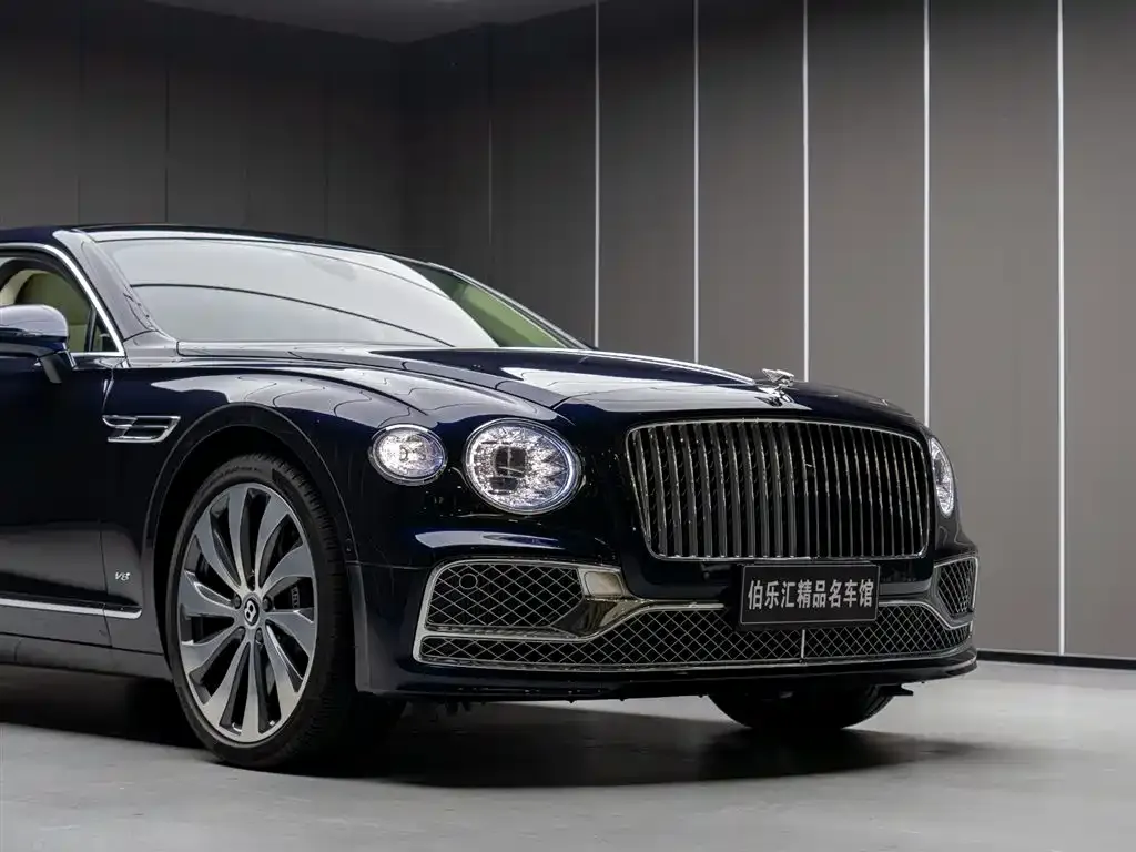 Bentley Flying Spur 2023 из CN, фото 5