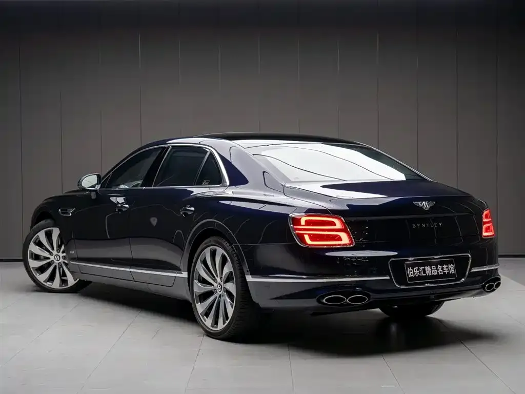 Bentley Flying Spur 2023 из CN, фото 6