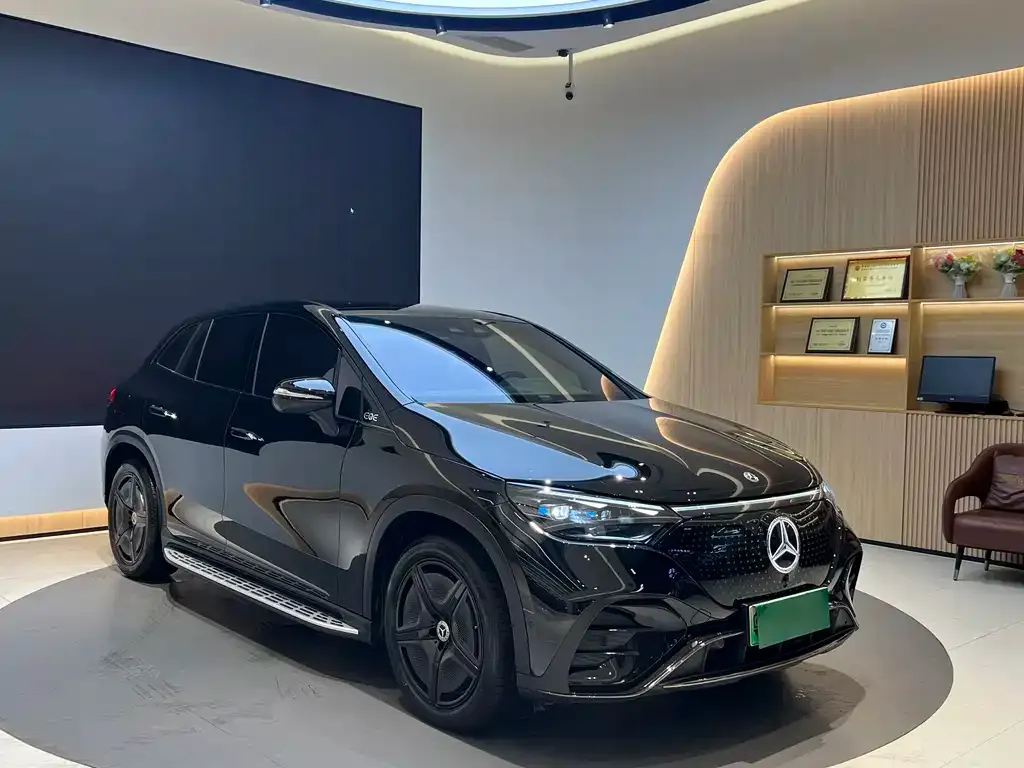 Mercedes-Benz EQE SUV — фото 5
