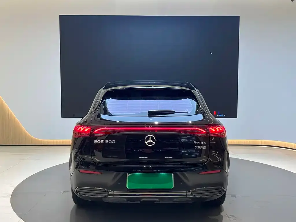 Mercedes-Benz EQE SUV — фото 3
