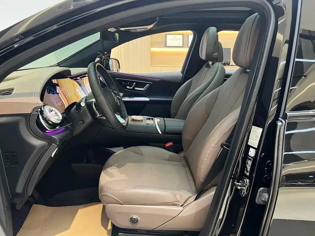 Mercedes-Benz EQE SUV — фото 4