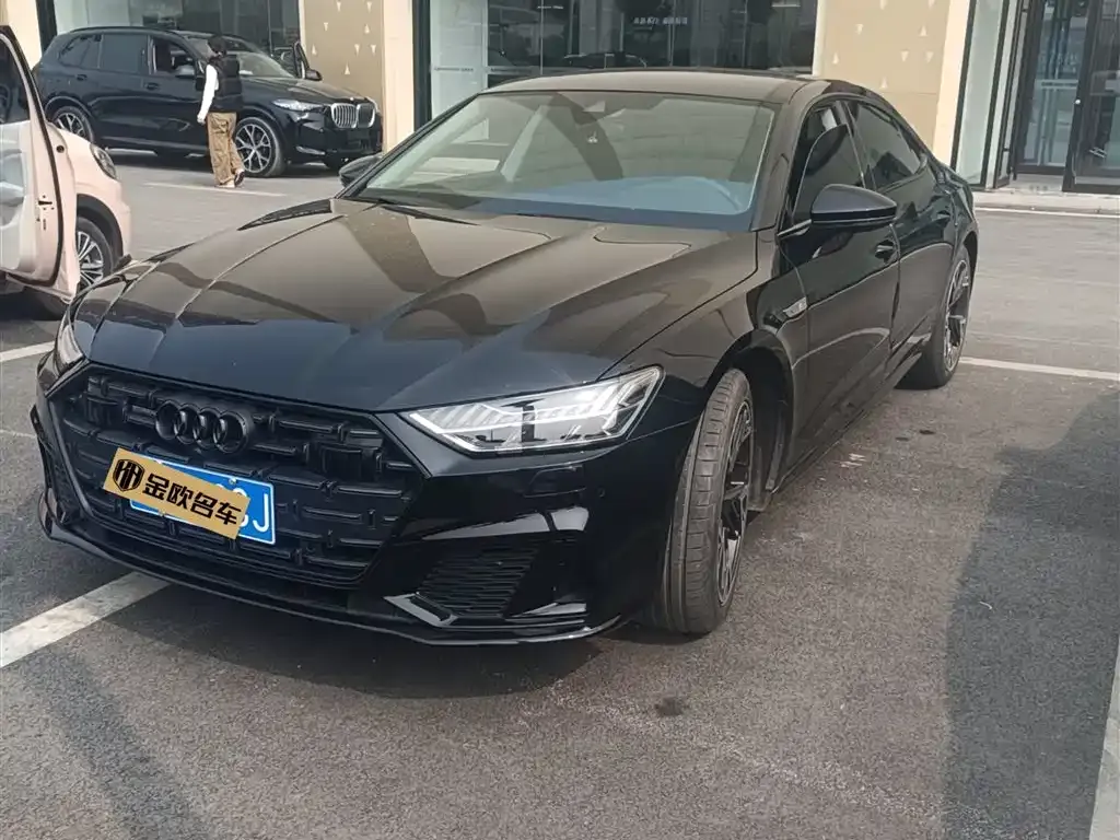Audi A7L — фото 1