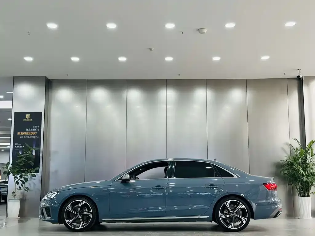 Audi A4L 2022 из CN, фото 7