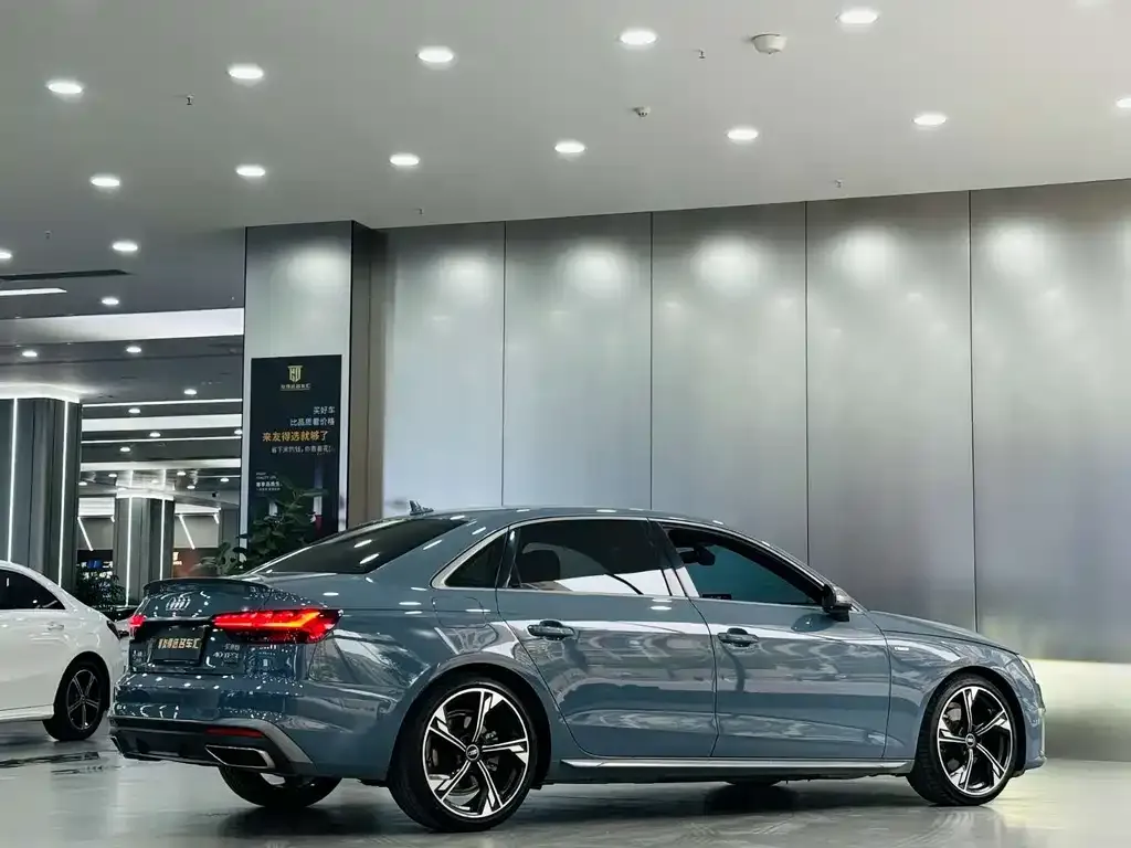 Audi A4L 2022 из CN, фото 10