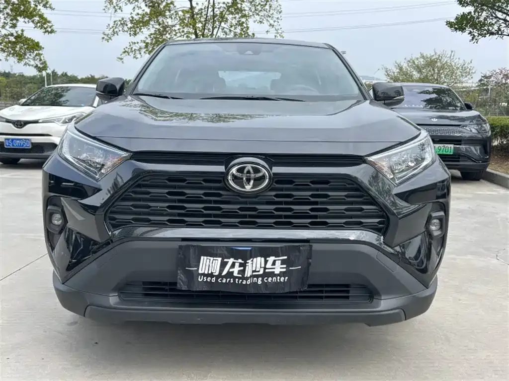 Toyota RAV4 2023 из CN, фото 3