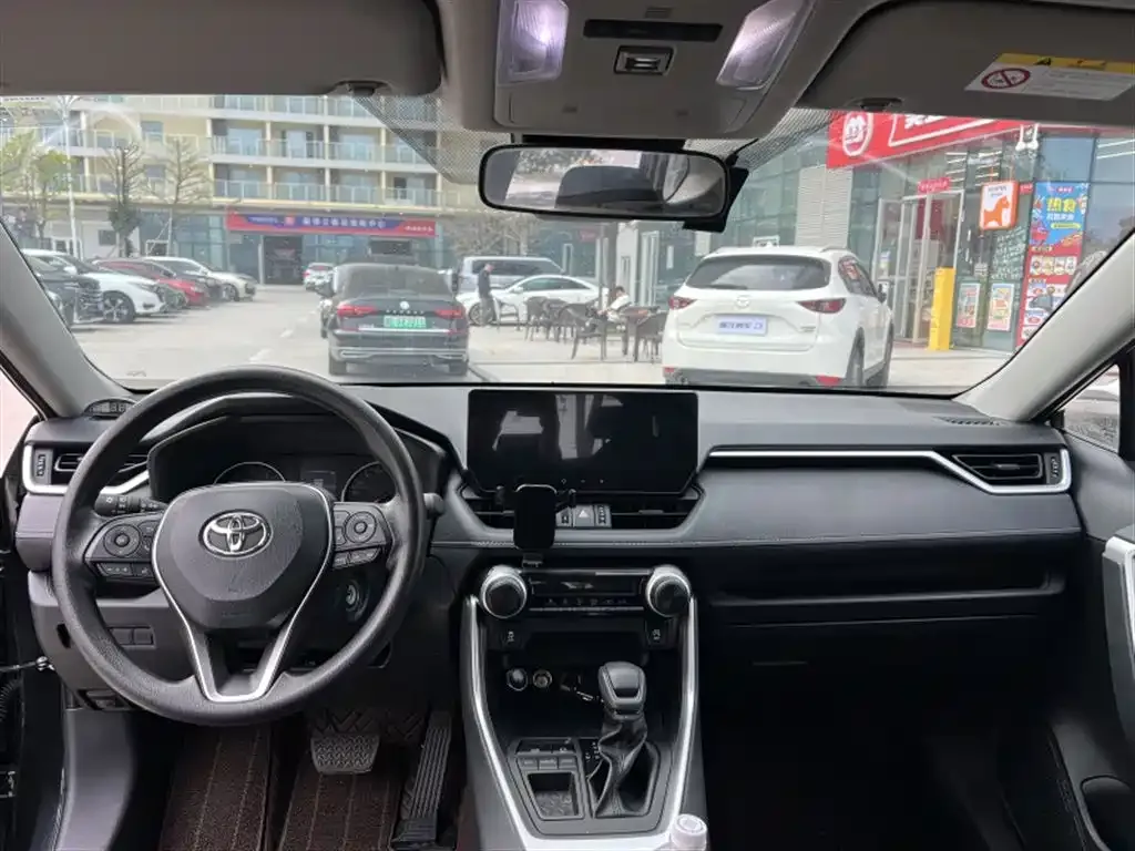 Toyota RAV4 2023 из CN, фото 2