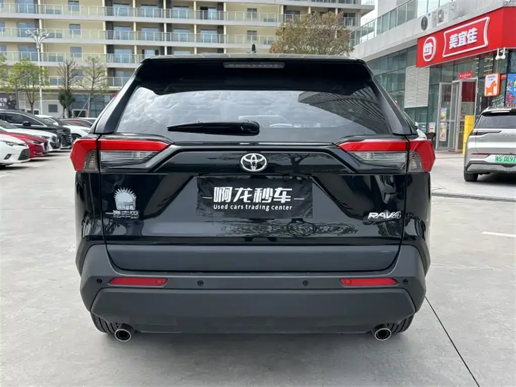 Toyota RAV4 2023 из CN, фото 9