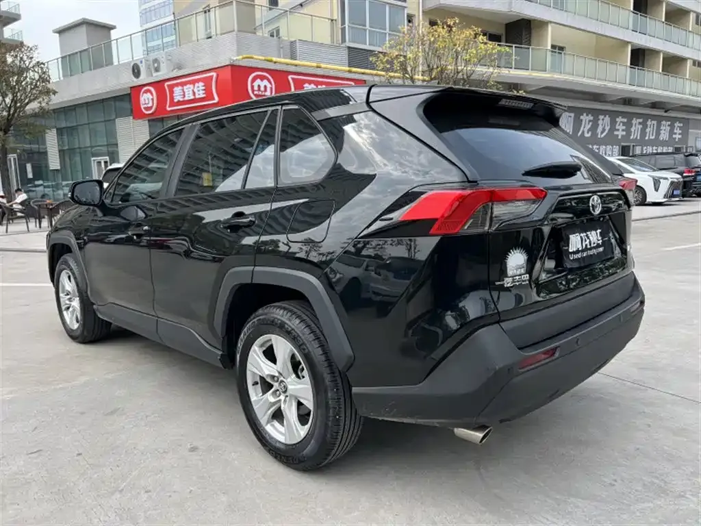 Toyota RAV4 2023 из CN, фото 7