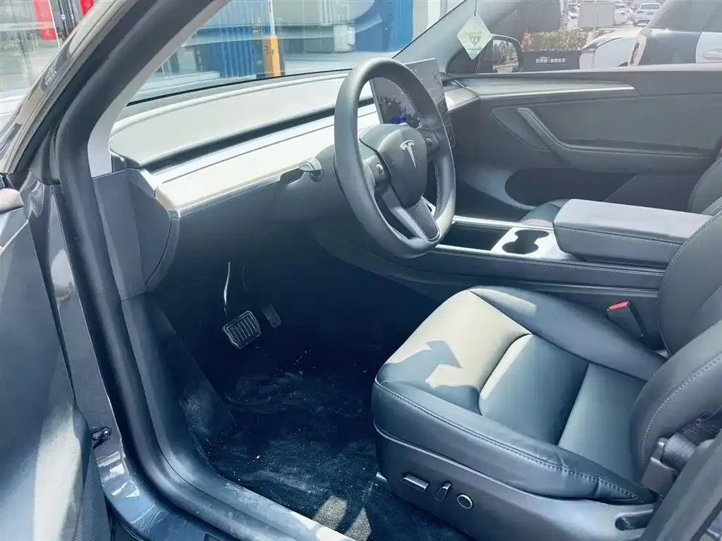 Tesla Model Y — фото 4