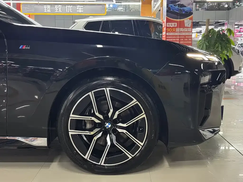 BMW 7 Series 2023 из CN, фото 3