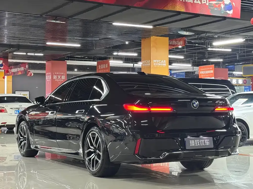 BMW 7 Series 2023 из CN, фото 5