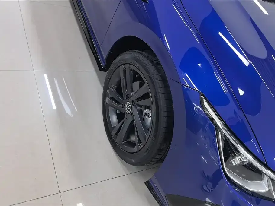 Volkswagen Golf 2021 из CN, фото 2