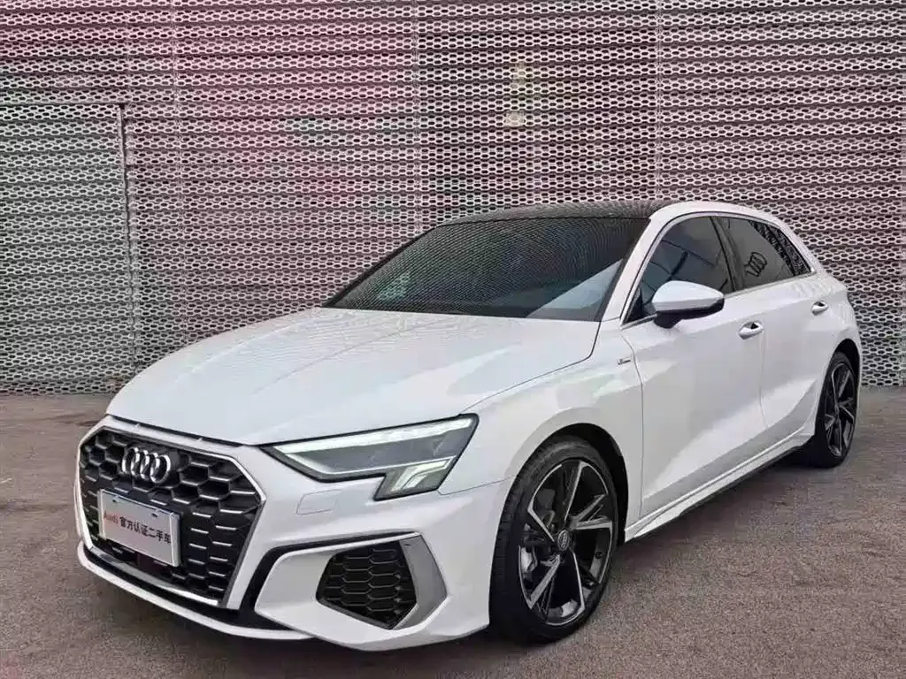 Audi A3 — фото 1