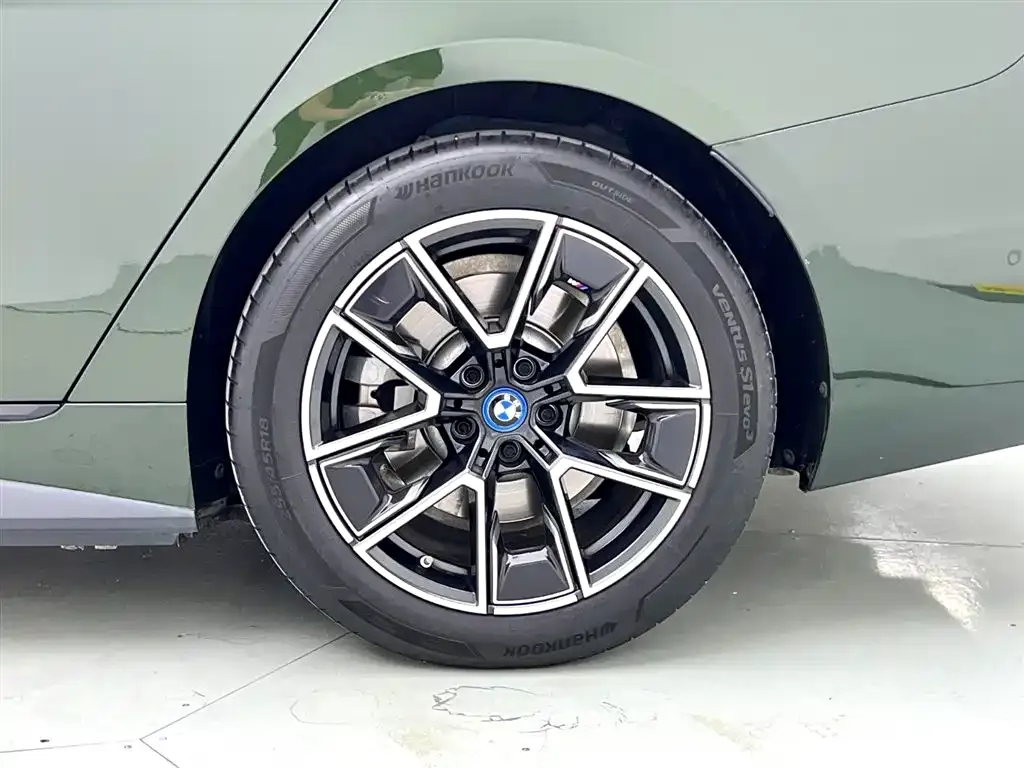 BMW i4 2025 из CN, фото 8