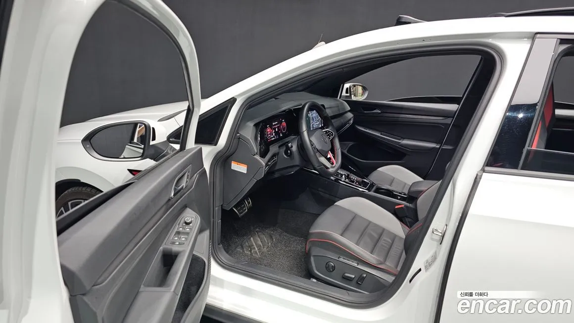 Volkswagen Golf 2024 из KR, фото 3