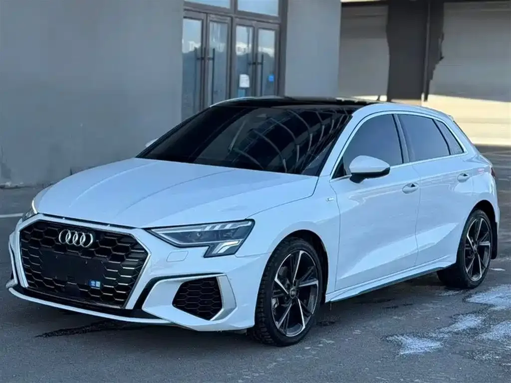 Audi A3 — фото 1