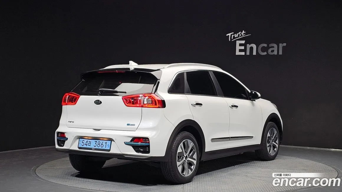Kia Niro — фото 10