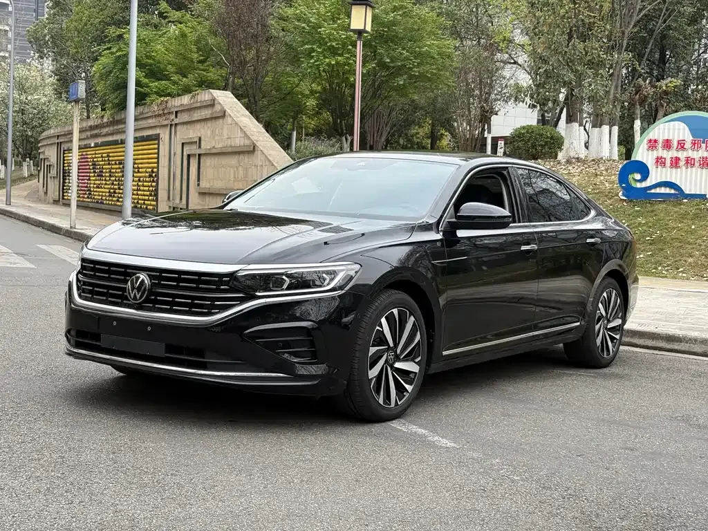 Volkswagen Passat — фото 1