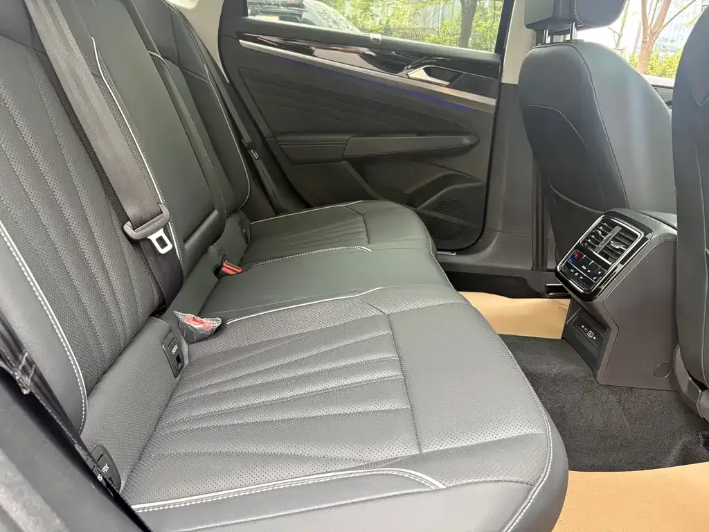 Volkswagen Passat — фото 4