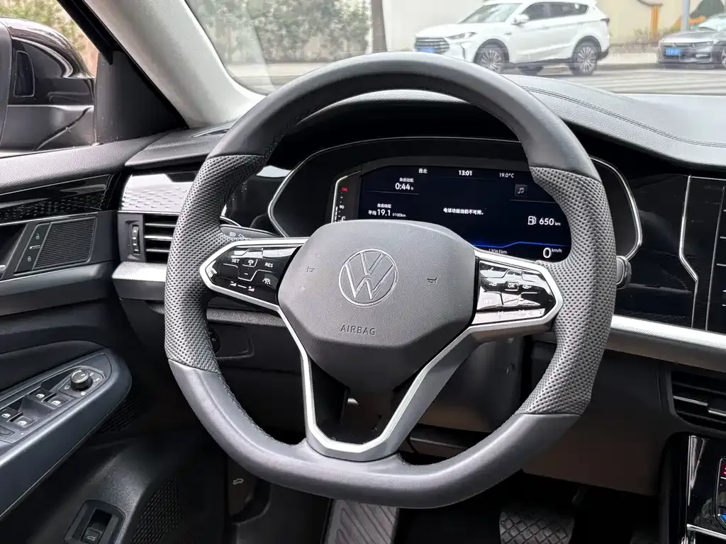 Volkswagen Passat — фото 8