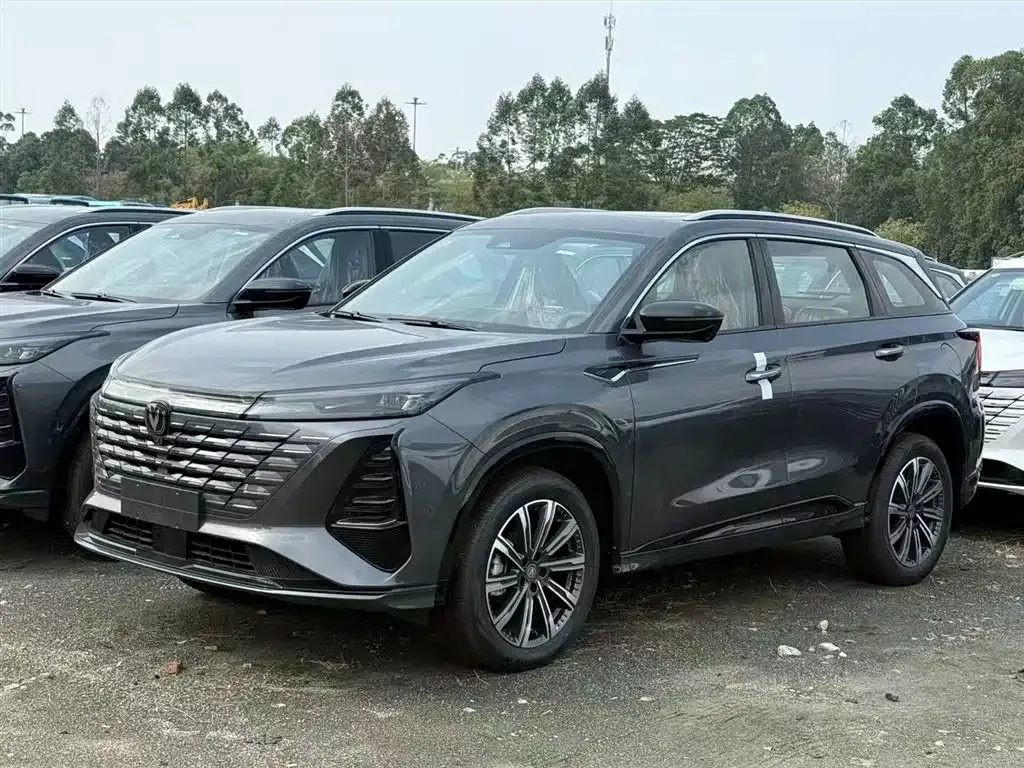 Changan CS75PLUS — фото 1