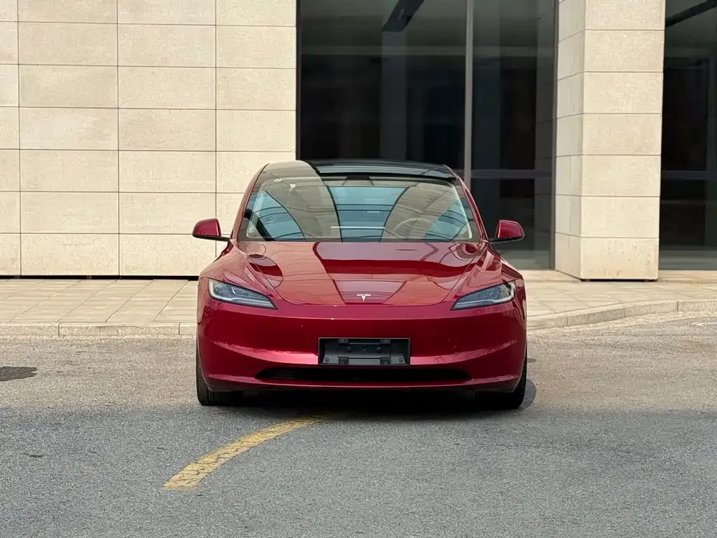 Tesla Model 3 — фото 4