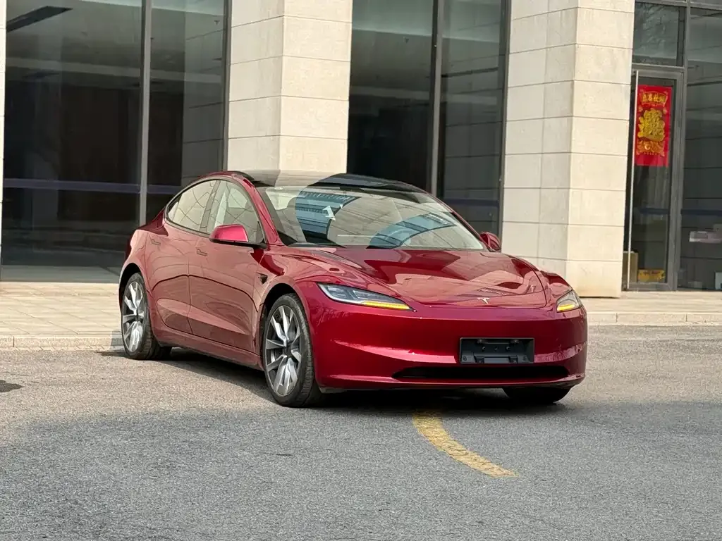 Tesla Model 3 — фото 7