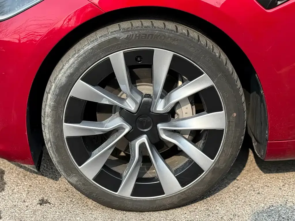 Tesla Model 3 — фото 6
