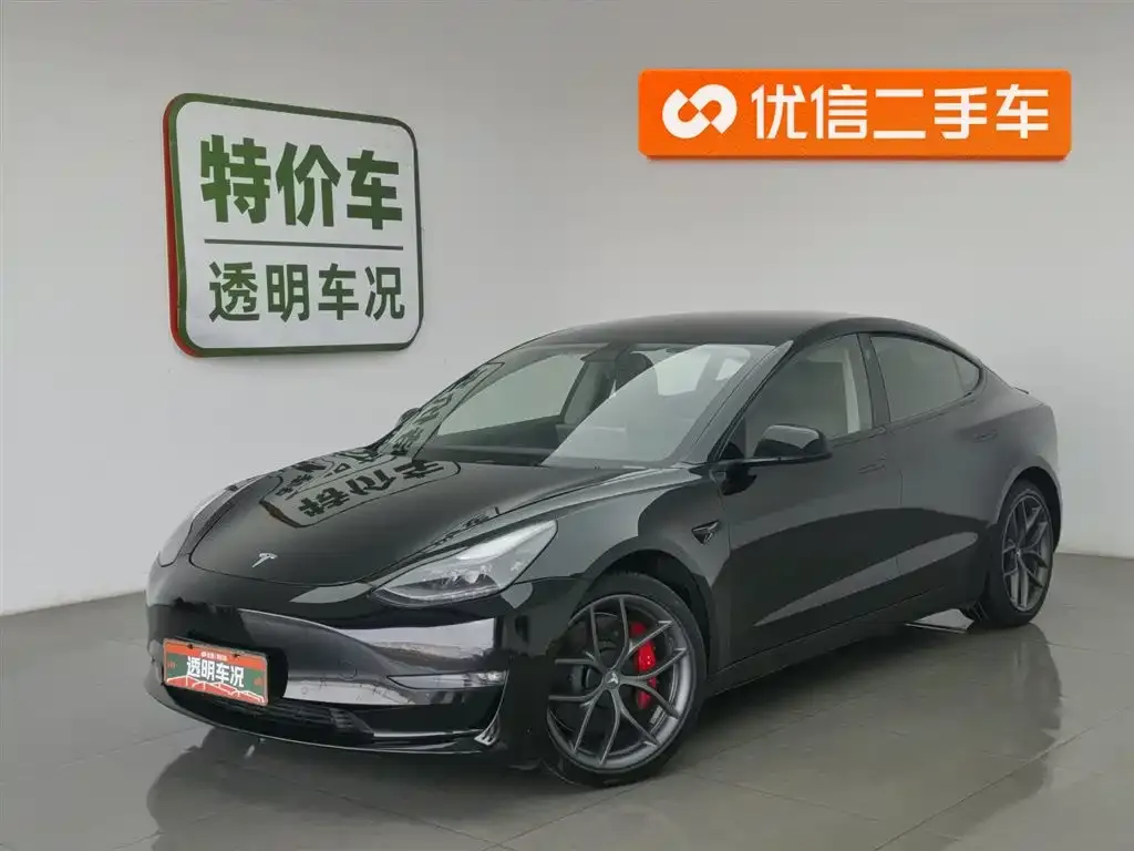 Tesla Model 3 — фото 1