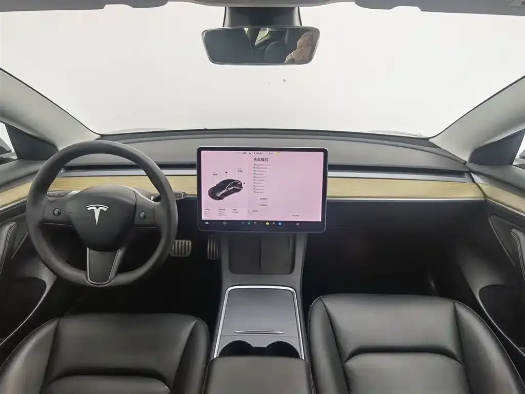 Tesla Model 3 — фото 7