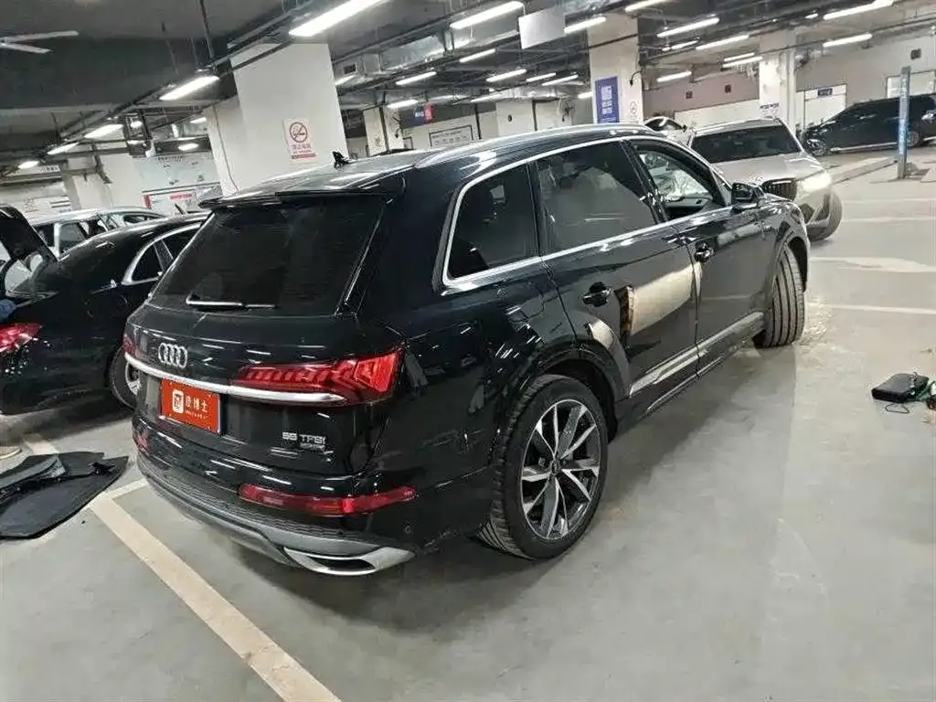 Audi Q7 — фото 5