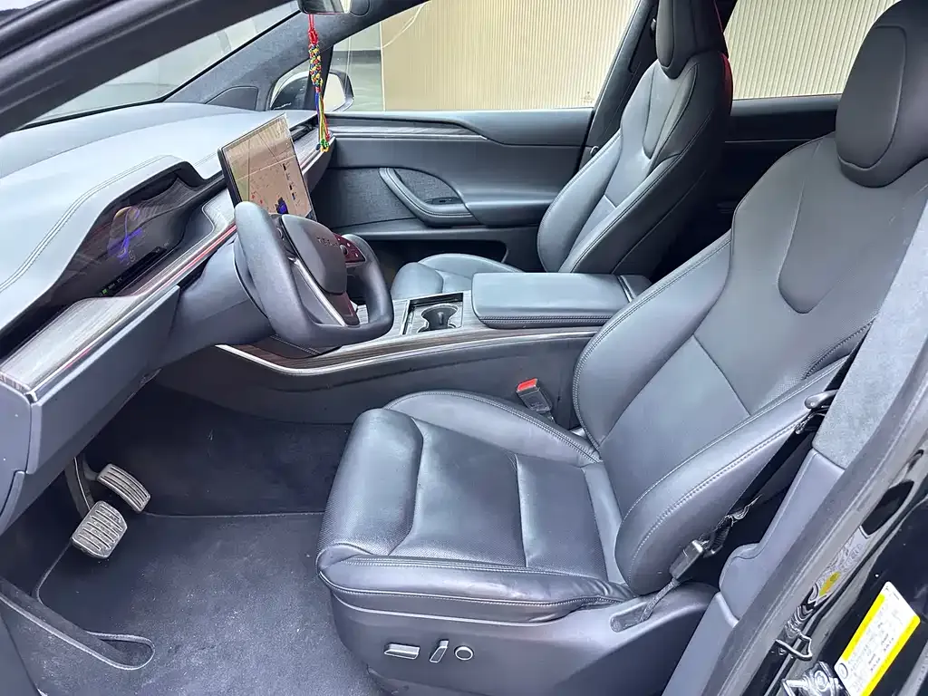 Tesla Model X — фото 3