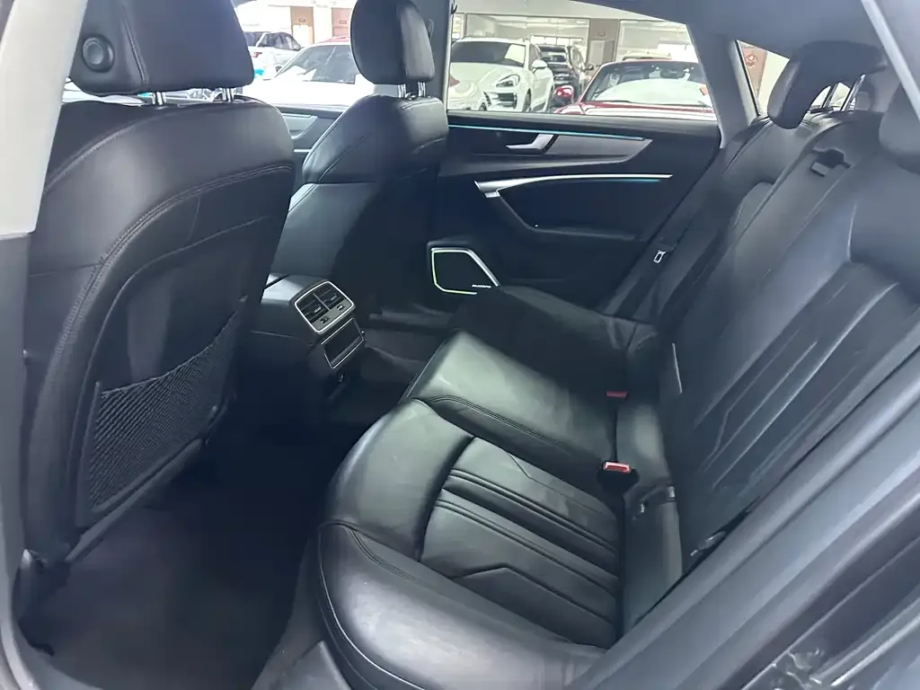 Audi A7 2021 из CN, фото 2