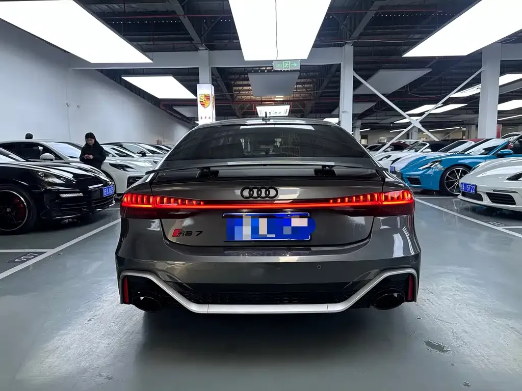 Audi A7 2021 из CN, фото 4