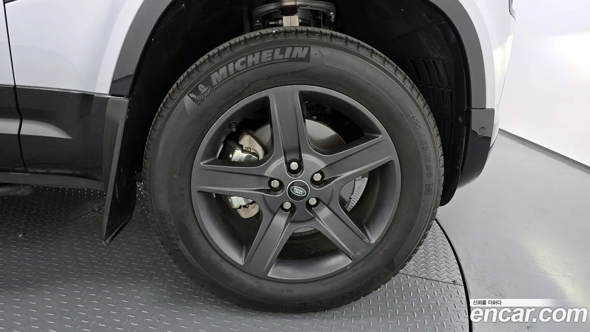 Land Rover Defender 2024 из KR, фото 2